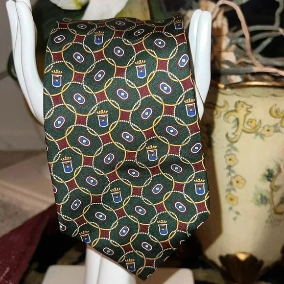 Tommy Hilfiger Men’s 100% Silk Navy Blue Burgundy Gold Classic Square Neat Tie - Picture 1 of 14